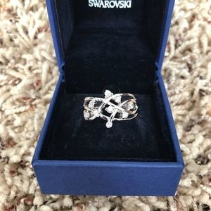 CZ/crystal Filigree Wide Band Ring - Size 7 (EUC)